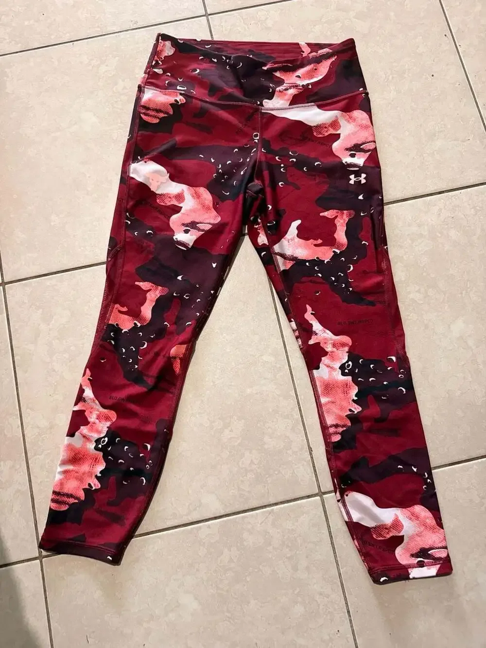 Under Armour Women's Project Rock HeatGear Printed No-Slip Ankle Leggings